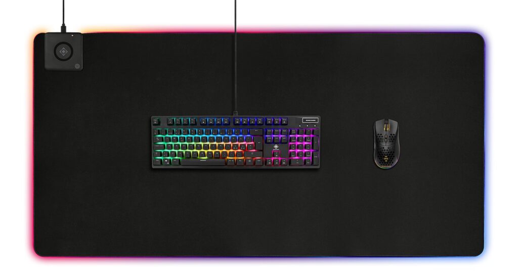 RGB pelės kilimėlis DELTACO GAMING DMP330 XXL, su bevieliu krovimu, neopreninis, 10W gretasis krovimas, 1190x590, juodas / GAM-124