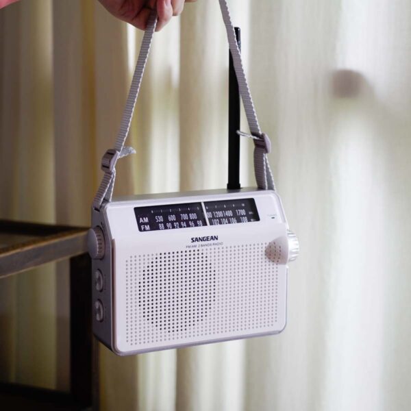 Retro radijas su dirželiu Sangean AM / FM baltas / PR-D6